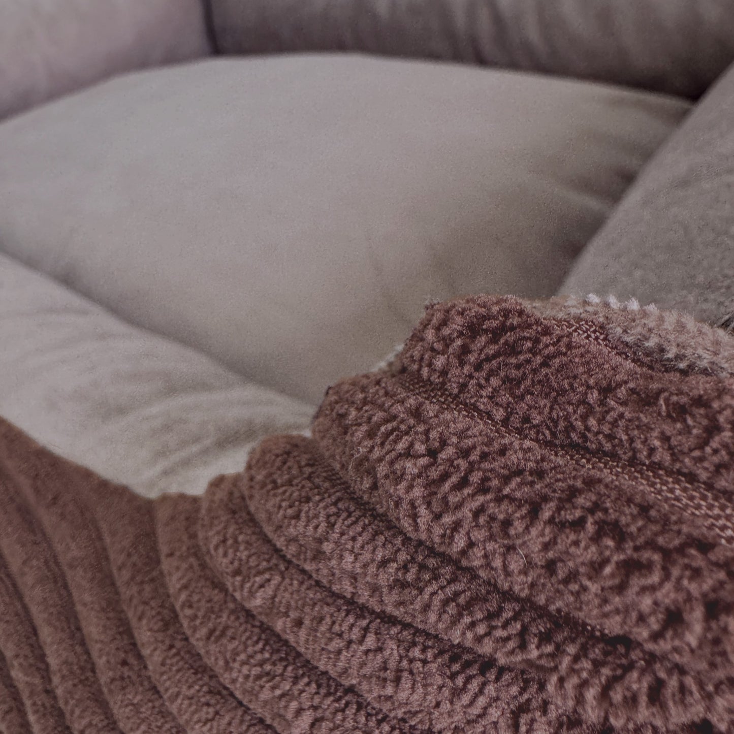 MOLLY Katzenbett aus Cord