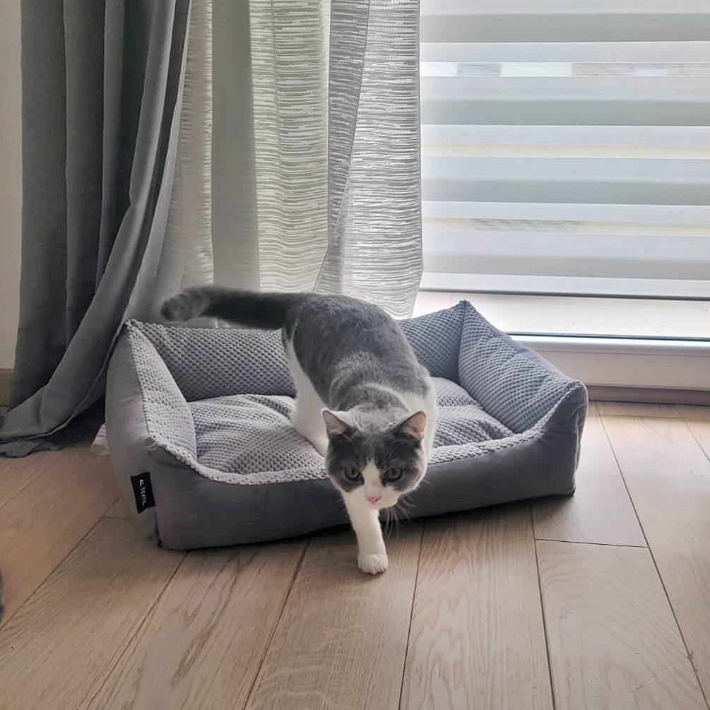 TEO Kuscheliges Katzenbett